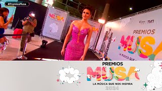 Emilia Dides impacta con su look en los Premios Musa  Premios Musa 2024 [upl. by Anayaran]