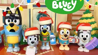 BLUEY Christmas Game‼️ Veranda Santa Episode Scavenger Hunt Bluey amp Bingo [upl. by Rehpotsirk]