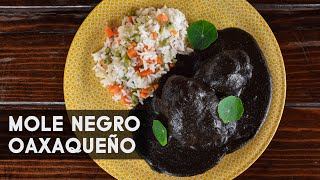 Mole negro de Oaxaca Tradición de la cocina patrimonio mexicana [upl. by Lubin]