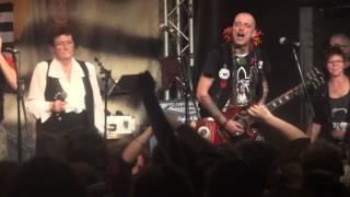 Les Ramoneurs De Menhirs  Dañs Gwadek 1  Live  Le New Morning  30112012 [upl. by Hurlbut]