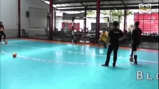 teknik dasar kiper futsal blocking [upl. by Nerrol]