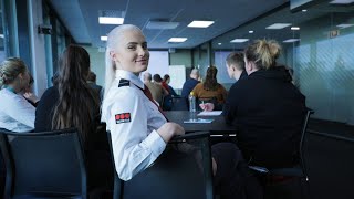 Hva gjør en vekter Dette er vekterutdanningen på Securitasskolen [upl. by Ignace]