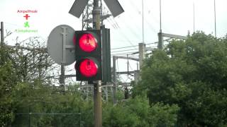 Siemens EcoLight LED Fußgänger Signalgeber am Bahnübergang [upl. by Eemla]