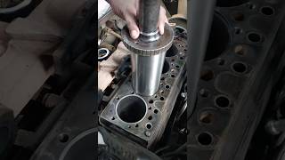 Sleeves Liner Fitting Cummins Poland Russian Truck [upl. by Andrey]