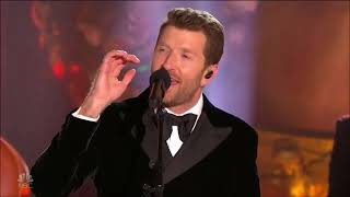 Brett Eldredge Sings quotFeels Like Christmasquot Live November 2022 New York City HD 1080p [upl. by Aicirtan676]