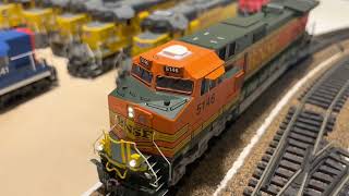 Athearn Genesis Dash 944CW Overview BNSF 5146 [upl. by Neliac311]