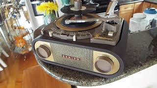 Zenith Stroboscope record player playing a stack of 45s [upl. by Der]