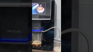 ☕️ Kaffee Macchiato mit viel Schaum mit CECOTEC CREMMAET OCS Touch [upl. by Llerrat]