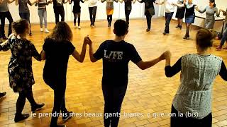 Danse bretonne  Rond du Croisic pays paludier chanté par MarieAnnick Tobie  Gai rossignolet [upl. by Silvie]