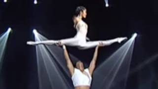 Guang Dong  Pas de deux  LE PLUS GRAND CABARET DU MONDE [upl. by Ttehc]