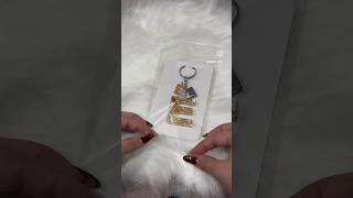 Clear resin keychain with foil flakes• resincreation resinart keychain handmade viealreels [upl. by Brandi]