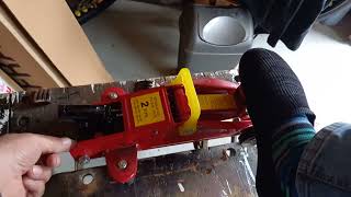 cheap 2 ton trolley jack [upl. by Lottie]