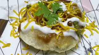 Raj kachori chaat recipe Indian street food chaat recipe [upl. by Crofton]