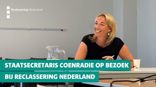 Staatsecretaris Coenradie op werkbezoek bij Reclassering Nederland [upl. by Emersen]