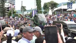 Helicópteros despegan en pleno Desfile en el Salvador [upl. by Nolrak320]