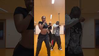 Posa na bina shortvideo reisfernando afrobeat afrodance french [upl. by Norvun761]