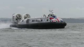 PORTSMOUTH HOVERCRAFT ARRIVING AT SOUTHSEA FROM ISLE OF WIGHT [upl. by Poirer]