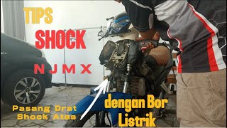 Tips pasang tutup shock atas new jupiter mx aliransesat Pakai bor listrik 🔥 solusi per lemah NJMX [upl. by Siuqram]