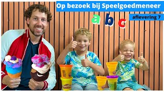 Play Doh IJsmachine Spelen en Op bezoek bij de Speelgoed Meneer  S01E07 [upl. by Biernat]