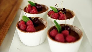 Chokolademousse  Nem og hurtig dessert med mælkechokolade [upl. by Oregolac419]