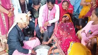 दूल्हा दुल्हन को खिलाएं राखी डोलड़े की रस्म कौन जीता कौन हारा 👏viral video wedding function 👏 [upl. by Carmita]