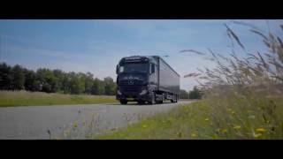 Pacton  Schuifzeil oplegger met meeneemheftruckaansluiting [upl. by Tlevesor]