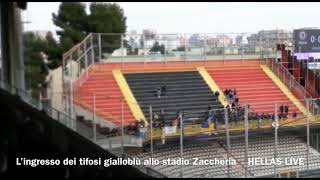 L’ingresso dei tifosi gialloblù allo stadio Zaccheria [upl. by Ashla]