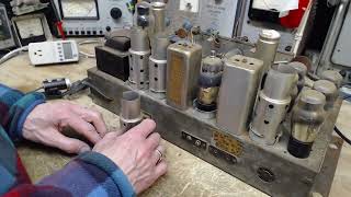 Silvertone 1015832 Multiband Tube Radio Video 1  Assessment for Repair [upl. by Pyne970]