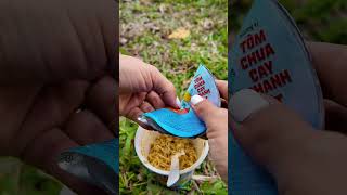 the girl show SMART idea and USEFUL in forest camping outdoor bushcraft lifehacks [upl. by Lisab]