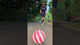 Bola plastik isi batu bata buat power shot 🔥🔥 football futsal sepakbola tarkam [upl. by Rikahs61]