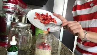 Como Hacer Avena Fria Con Fresas ANUTRICIONAL TV [upl. by Kalindi]