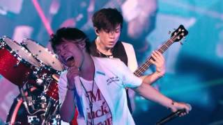 UVERworld  Born SlippyUnderworld cover Live at Kyocera Dome [upl. by Netsua]