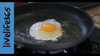 How toMake a Perfect Fried Egg [upl. by Lathan939]