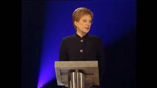 Anne Robinsons Voting Lines from Weakest Link [upl. by Yatnahs]