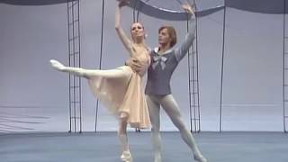 Mikhail Baryshnikov and Patricia McBride Pas de Deux to the music of PI Tchaikovsky [upl. by Enaujed]