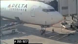 CCTV Delta 737 Tipping [upl. by Mars968]