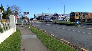 Tainui Street level crossing in Matamata [upl. by Davon196]