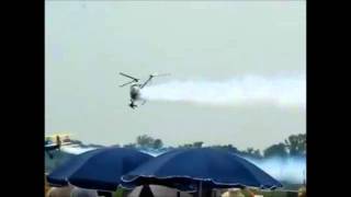 VIDEO Wing walker Todd Green dies after fall at US airshow near Detroit in  WwWiPhoneHDCLa [upl. by Htebsle310]