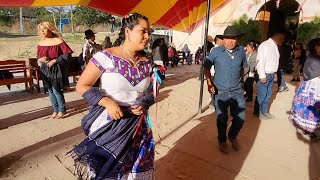 Hermosa Mujer Mixteca Bailando en Santa Cruz San Juan Mixtepec Juxtlahuaca Oaxaca México [upl. by Akenat]