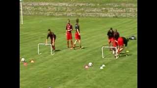 Coordinazione motoria e dribbling nel calcio come svilupparle Il Milan junior Camp te lo spiega [upl. by Tik]