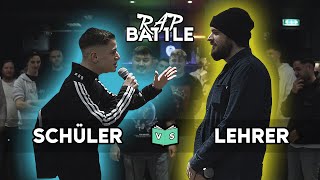 SCHÜLER vs LEHRER RAPBATTLE Klassenbuchdienst 📗 [upl. by Llertniuq]