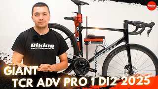 Presentación  Giant TCR Advanced Pro 1 Di2 2025 [upl. by Gerik300]