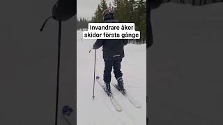 När invandrare åker skidor fördig roligt sverige roligaklipp [upl. by Estey]