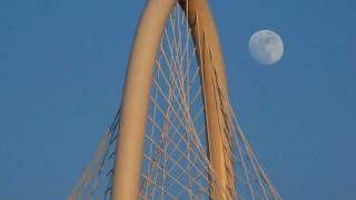 Calatrava Bridge Moonrise Time Lapse Dallas Texas 2011 [upl. by Newcomb]