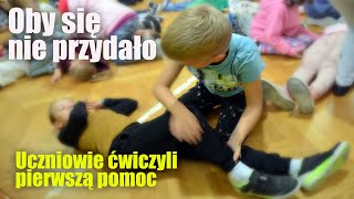 Czy dziecko umiałoby udzielić komuś PIERWSZEJ POMOCY Tydzień dla Zdrowia szkoła uczniowie rko [upl. by Angelina]