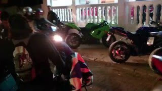 Motos en Chipiona Tuneado de scooter en directo por la noche [upl. by Alyahs]