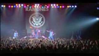 Ramones Pinhead It´s Alive 1977 [upl. by Veejar]