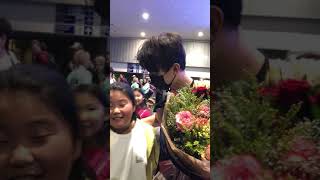 DIMASH KUDAIBERGEN MINSK 0907 2018 AIRPORT GREETING SLAVIYNSKI BAZAR [upl. by Kaete]