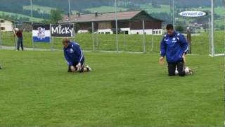 torwartdeTorwarttraining mit T Schlieck  Ganzkörperkräftigung mit Liegestütz [upl. by Uolyram]