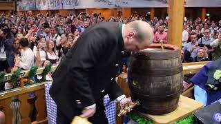 Münchner Oktoberfest Anstich Hacker Festzelt [upl. by Lotsirhc784]